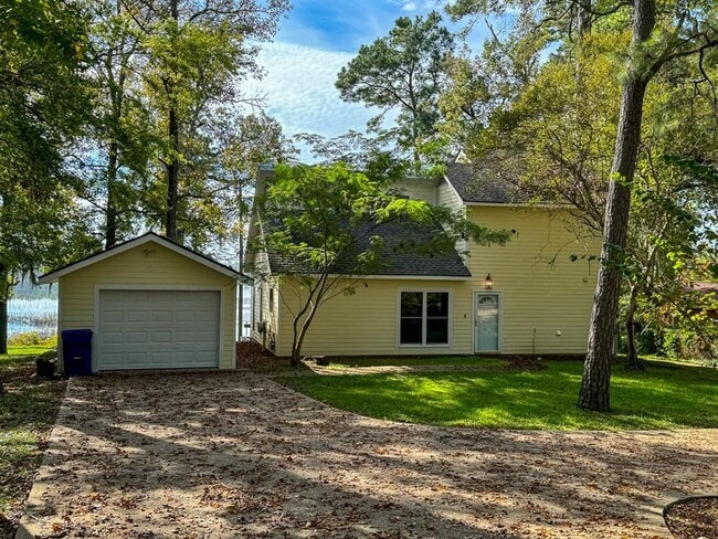 Building Photo - 149 W Dogwood Rd
