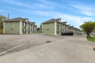 Building Photo - 1509 Broadmoor Dr