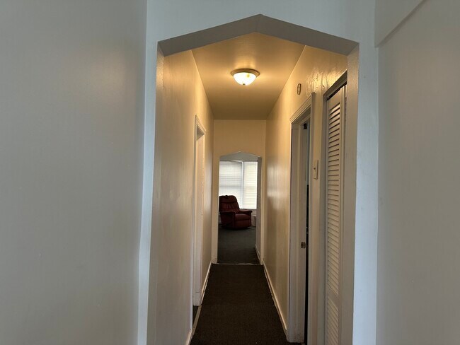 Building Photo - 7710 S Ada St