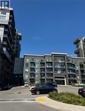 Building Photo - 450 Dundas St E