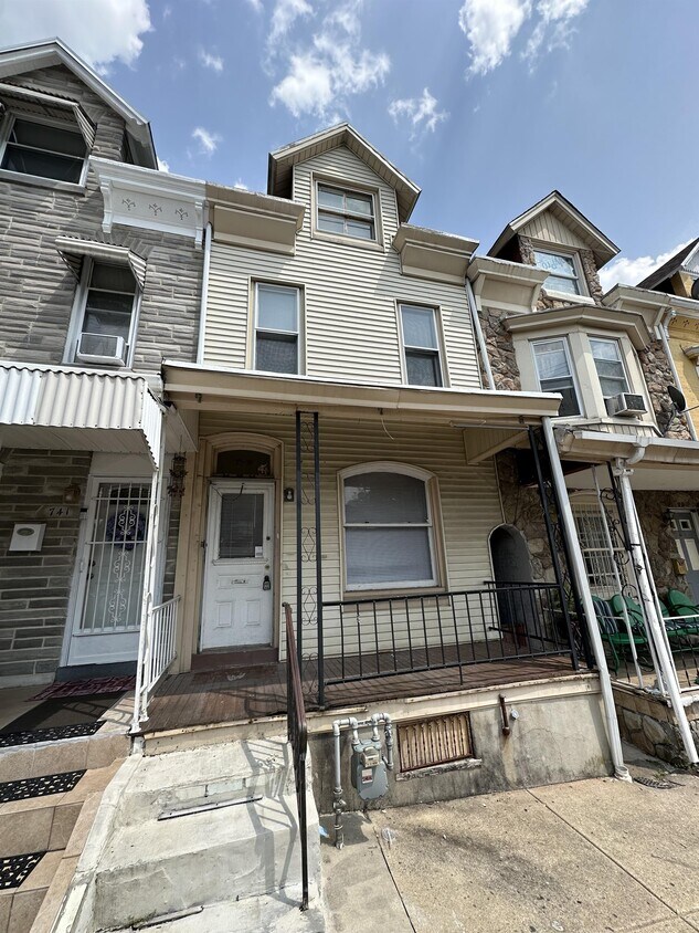 Primary Photo - 739 Lincoln St