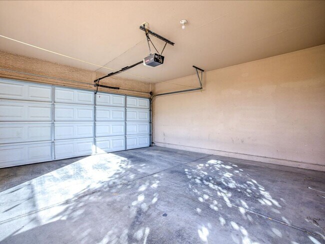 Foto del edificio - Modern 2 Bedroom 2 Bathroom home with comm...