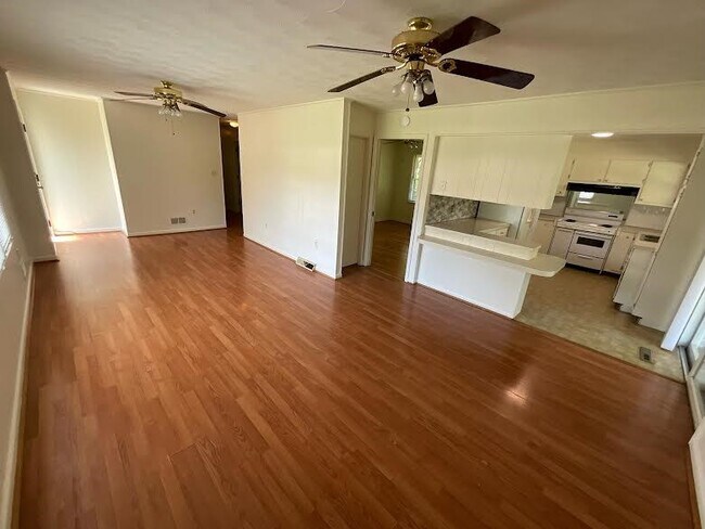 Foto del edificio - 25355 Lee Hwy