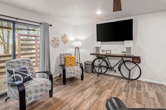 Building Photo - 30 Lunsford Ln