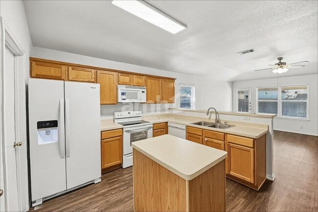 Building Photo - 12107 Clubhouse