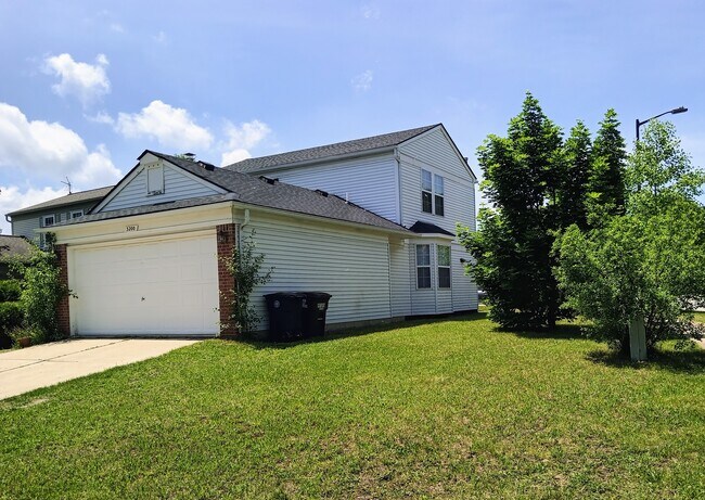 Building Photo - 3200 Monument