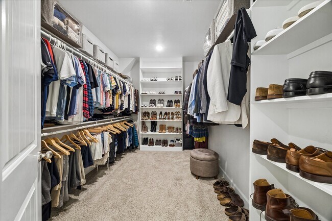 Foto del edificio - 311 Sikes St