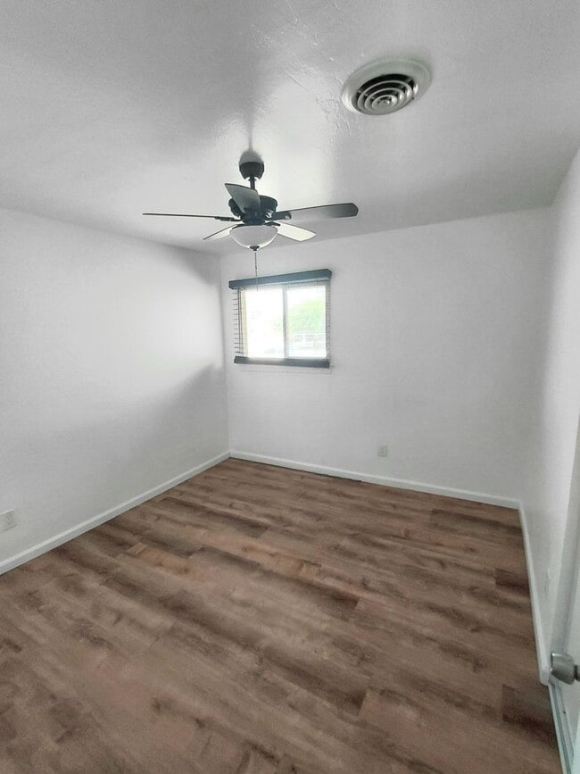 Building Photo - **232 Woodham Ave Barstow** Beautiful Spac...