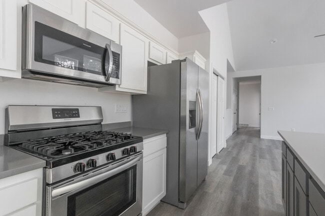 Building Photo - 9506 Excalibur Dr