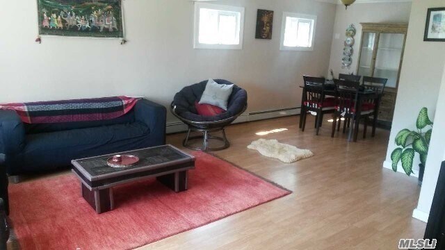 Foto del edificio - 92 Wolcott Rd