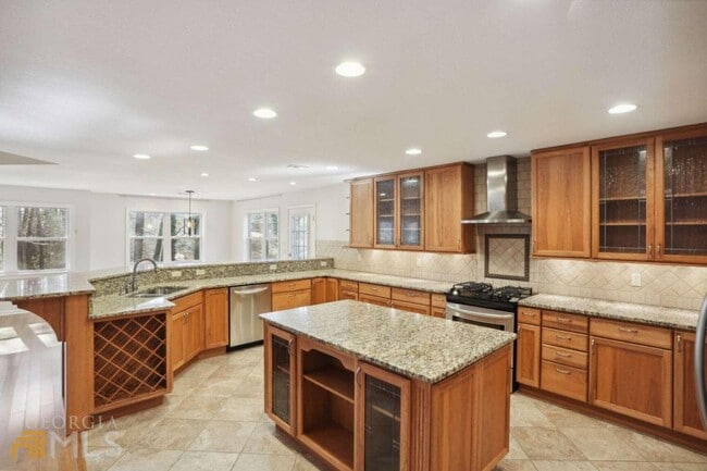 Building Photo - 530 Ramsdale Dr
