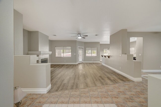 Foto del edificio - Marvelous Single Story, 3 Bedroom Home with NO HOA!