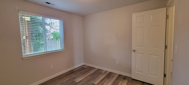 Foto del edificio - 3581 NE Hembree St