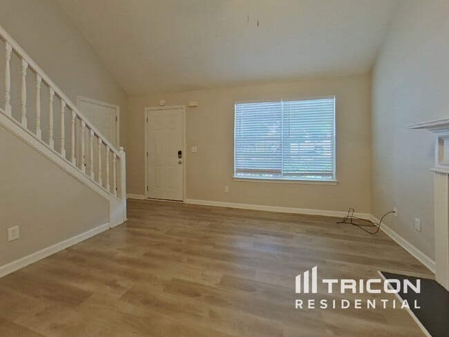 Building Photo - 2872 Knoll View Pl