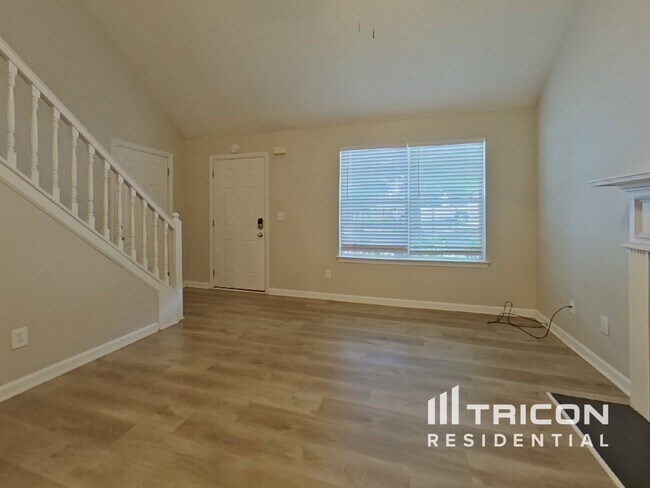 Foto del edificio - 2872 Knoll View Pl