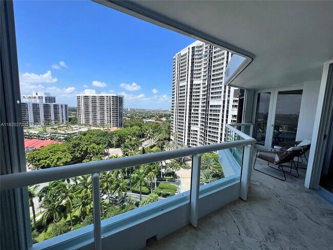 Building Photo - 21055 Yacht Club Dr