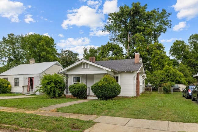 Building Photo - Charming 3 Bedroom, 2 Bathroom house