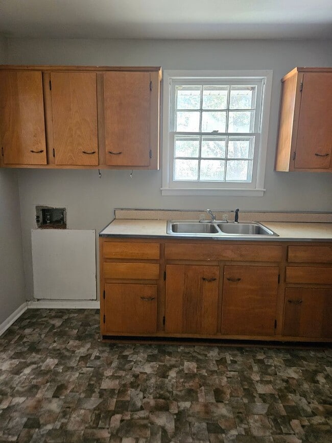 Building Photo - 307 Quail Dr