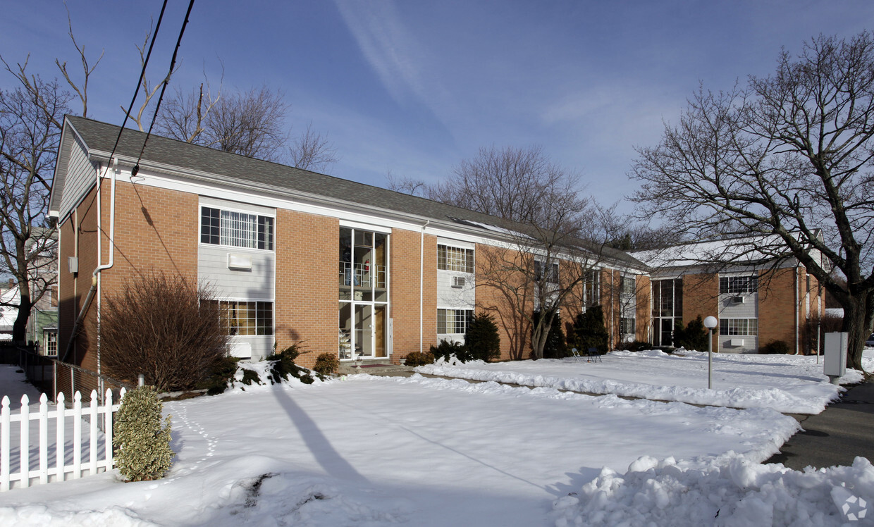 15 Bissell St, Providence, RI 02907 Apartments in Providence, RI