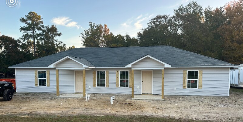 Primary Photo - 207 S Nash St