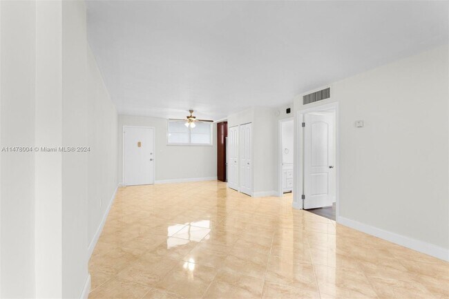 Foto del edificio - 1750 James Ave