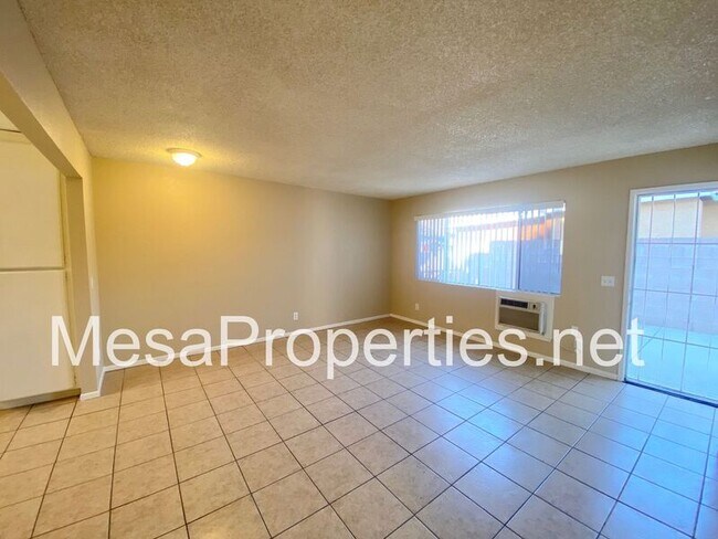 Foto del edificio - 320 N Sycamore Ave