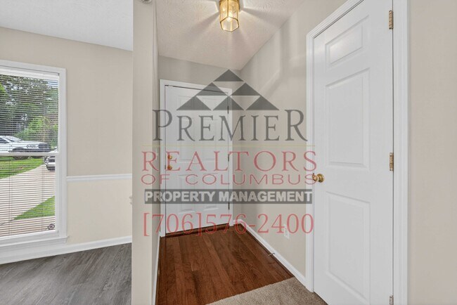 Foto del edificio - 6788 Mitchell Ridge Dr