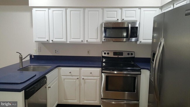 Building Photo - 1008 Oyster Cove Dr