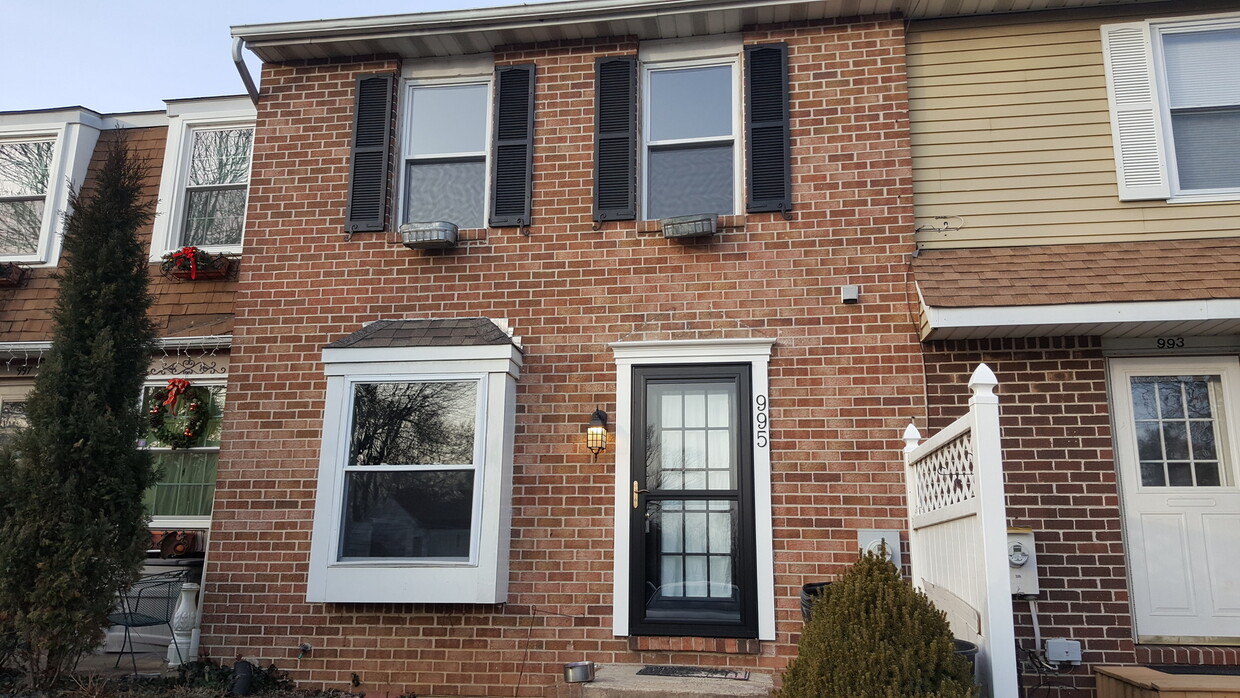 Foto principal - Spacious 3 Bedroom, 1 Bath Townhome in Hav...