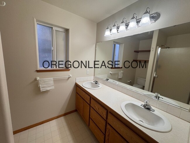 Foto del edificio - 3 bed 2 bath West Eugene Home