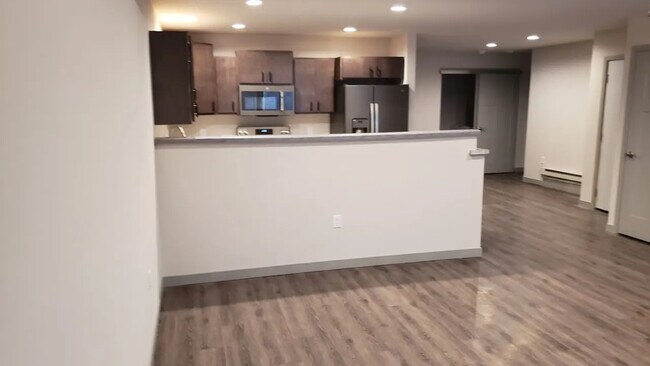 Building Photo - 1205 Salem Dr