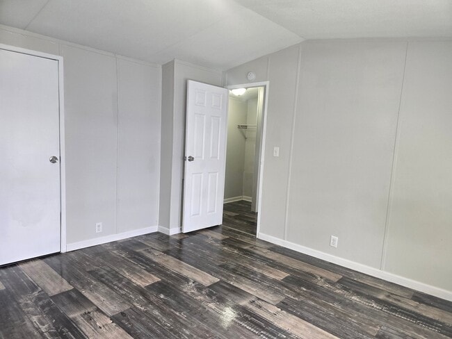 Building Photo - 210 Jamback Rd