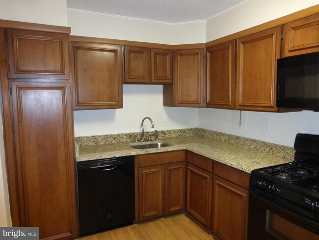 Building Photo - 1300 Army Navy Dr