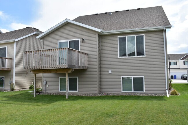 Foto del edificio - Deer Creek 3 bedroom/ 3 Bathroom Home