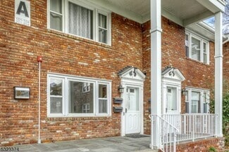 579 Lakeside Ave
