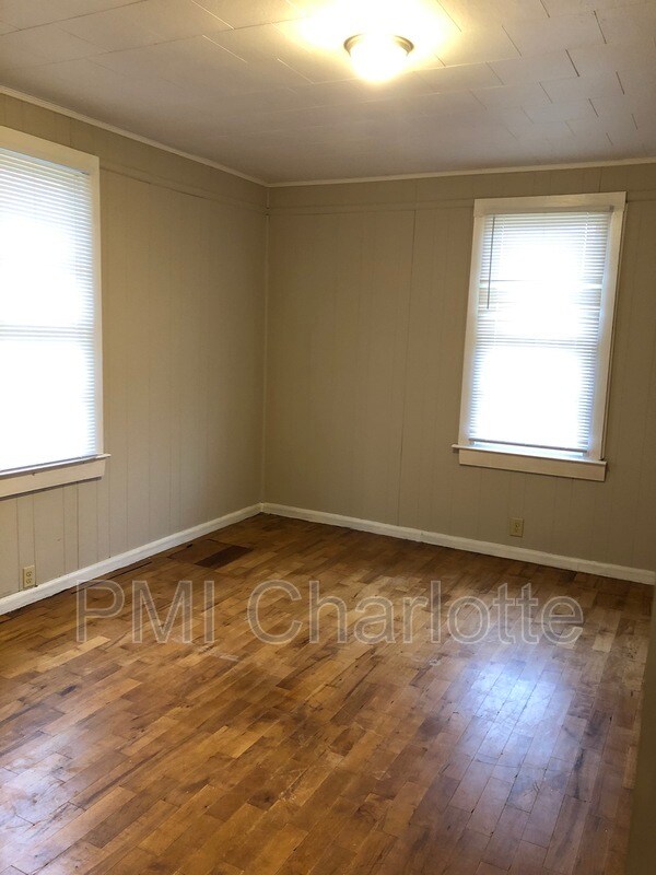 Foto del edificio - 1707 Parkdale Ave