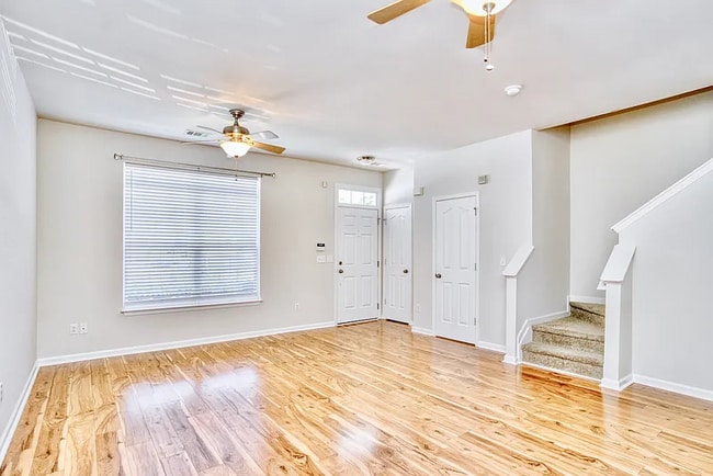 Building Photo - 103 Bumble Cir