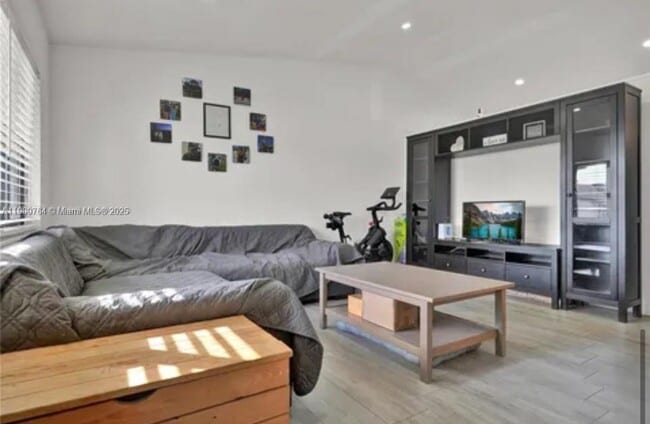 Foto del edificio - 4800 SW 136th Pl