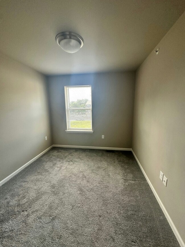 Building Photo - 123 High Pointe Dr