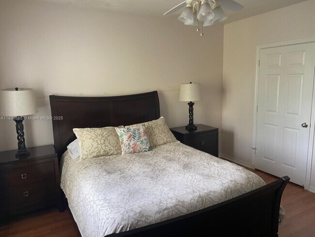 Foto del edificio - 6475 Emerald Dunes Dr
