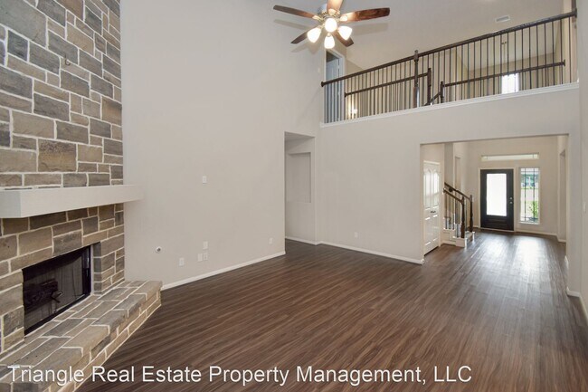 Building Photo - 4 br, 3.5 bath House - 2498 Diamond D Dr