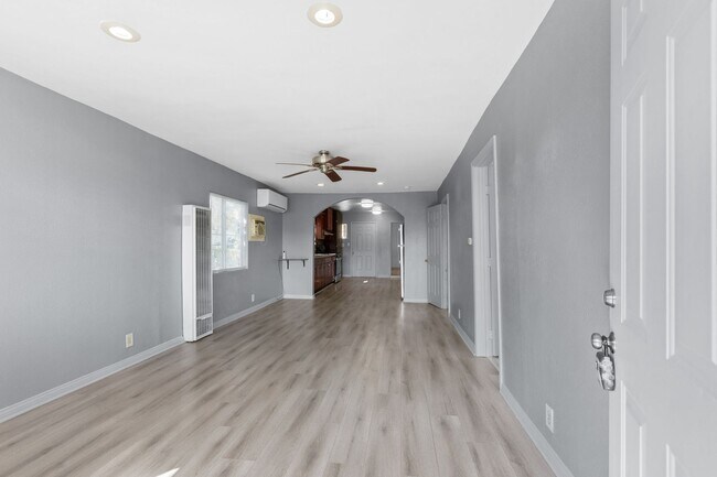 Building Photo - Charming Single-Family Home with Backyard Parking in Pacoima