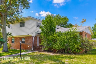 Building Photo - 5943 Jaguar Dr W