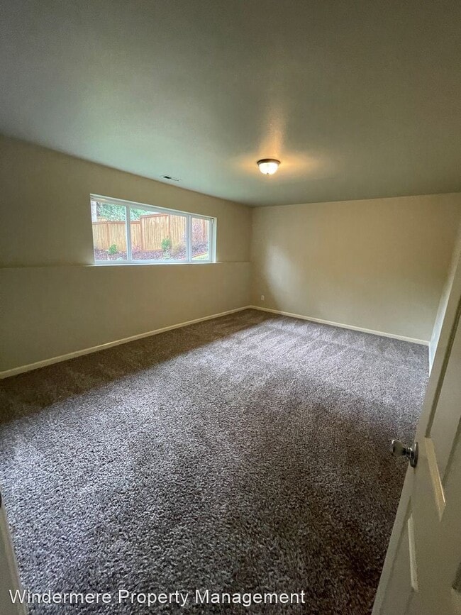 Building Photo - 3 br, 2.5 bath House - 2003 NE William E S...