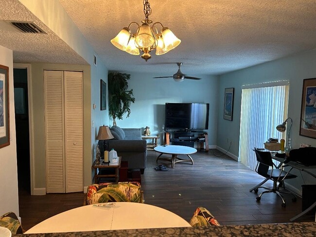 Building Photo - 760 Ridge Club Dr