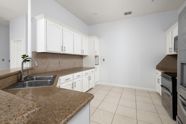 Foto del edificio - 4717 Ebony Ave