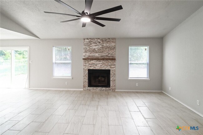 Building Photo - 1708 Mona Dr