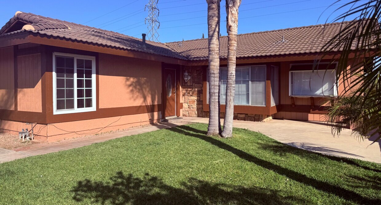 Primary Photo - 2920 Bixby Dr
