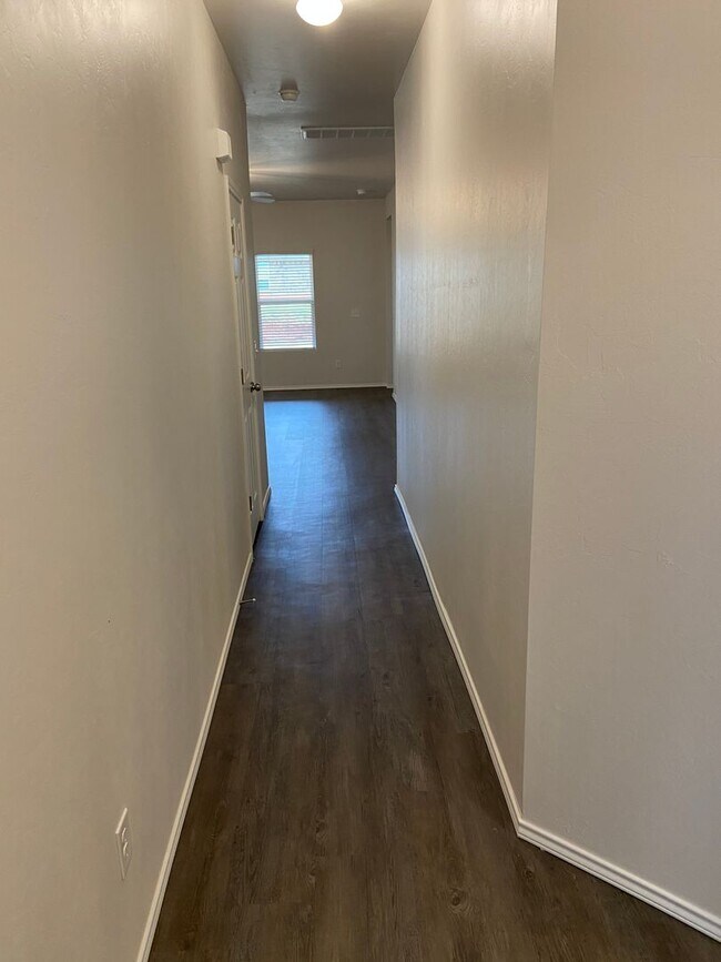 Building Photo - *Tax Relief Special!* Four Bedroom | Two B...