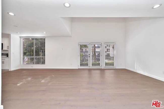 Building Photo - 843 4th St